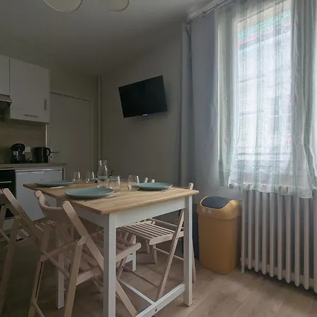 Le Logis D'alienor Apartment